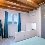 Punda Seaside Retreat *